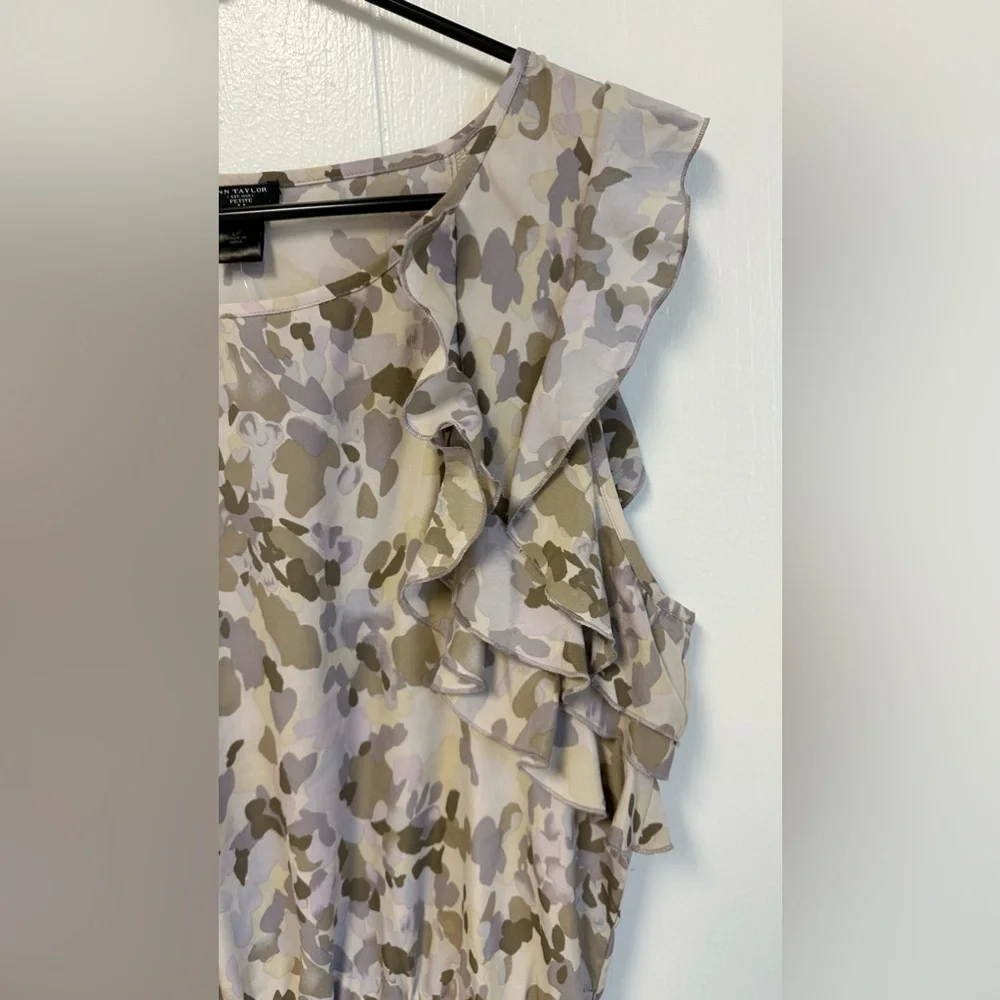 New Ann Taylor Blouse - Picture 4 of 11